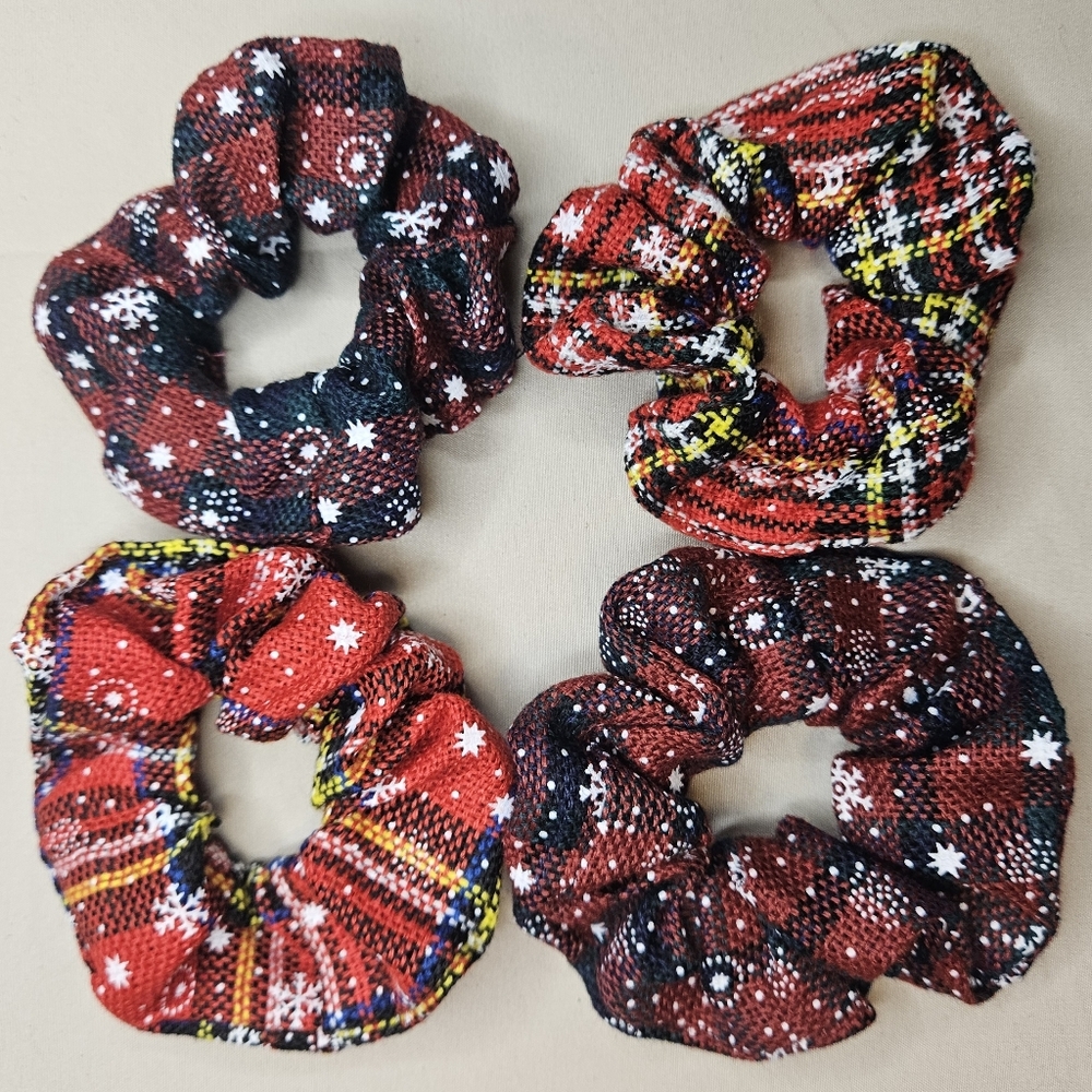 Holiday Scrunchies Set Of 4 NEW